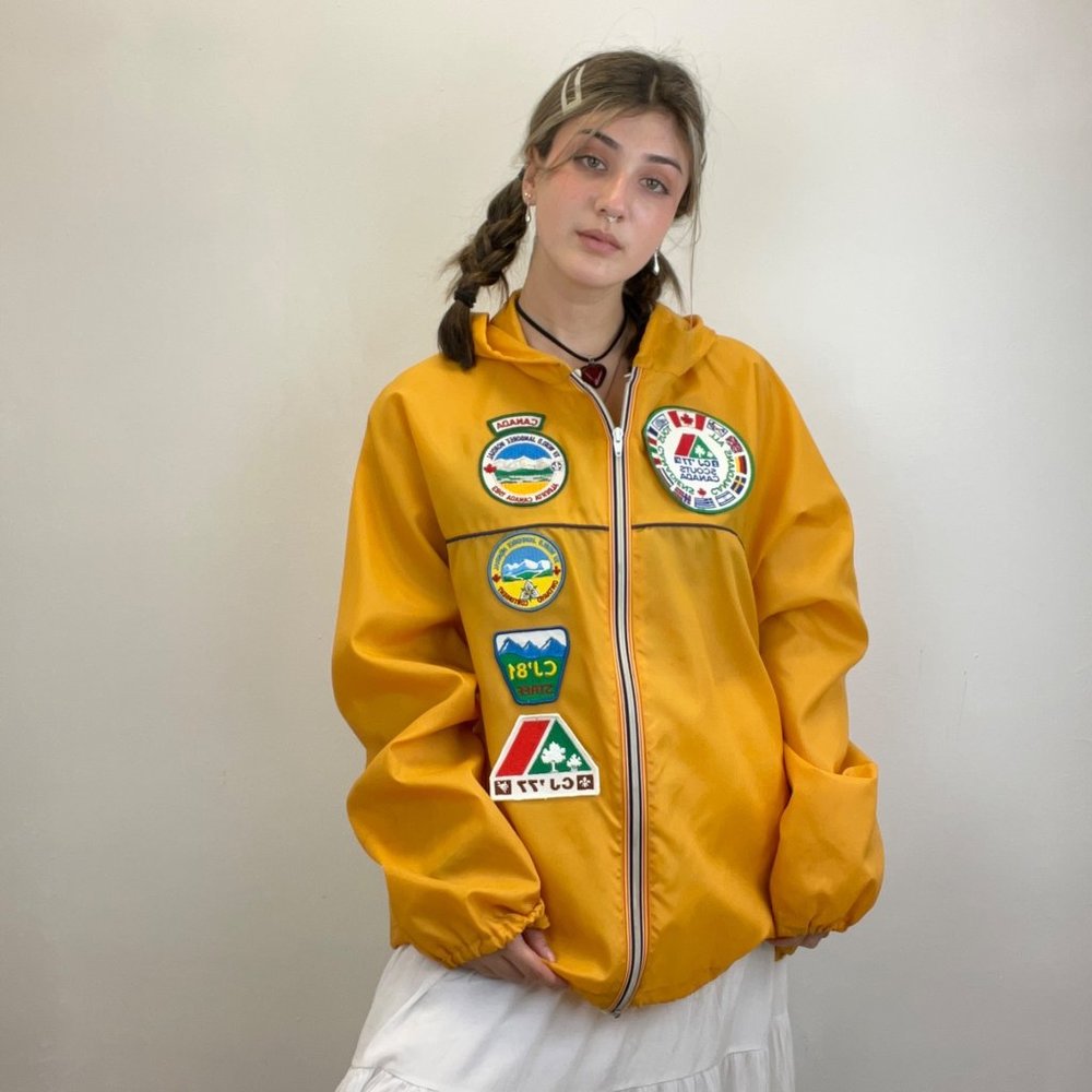 XL- VINTAGE 80s CANADA YELLOW WINDBREAKER